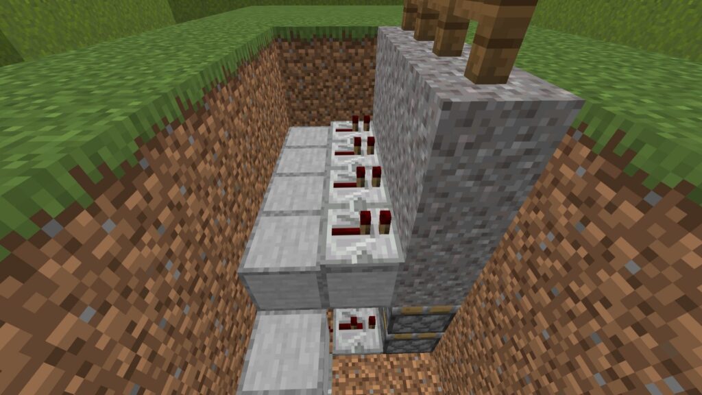 🔄 Upper repeaters positioned to control the Minecraft Automated Castle Gate movement